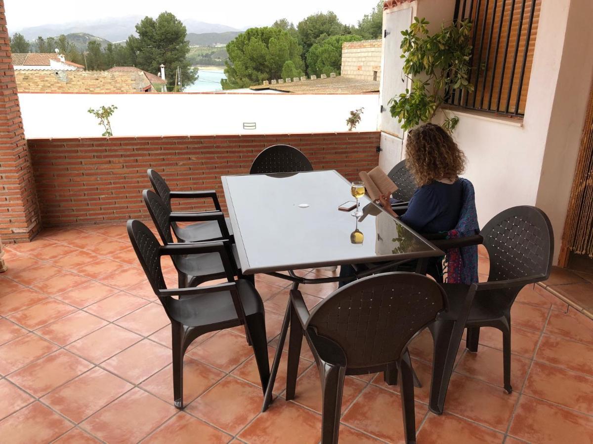 Chalet Embalse Bermejales Arenas del Rey Exterior photo
