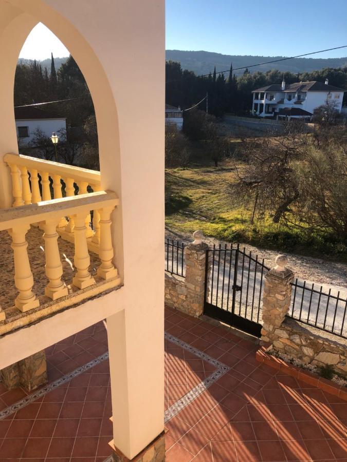 Chalet Embalse Bermejales Arenas del Rey Exterior photo